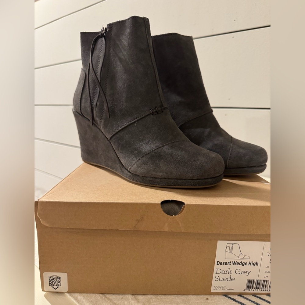 TOMS Women's Wedge Boots -
Dark Grey